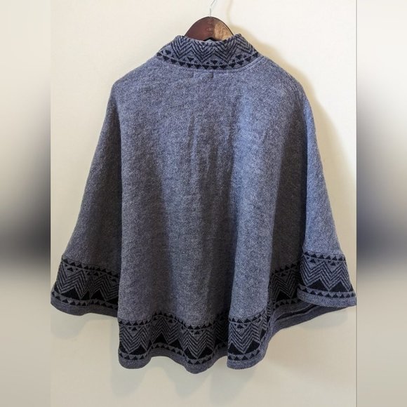 Katie Todd 100% Wool Poncho  Aztec Print S/M - Picture 2 of 5